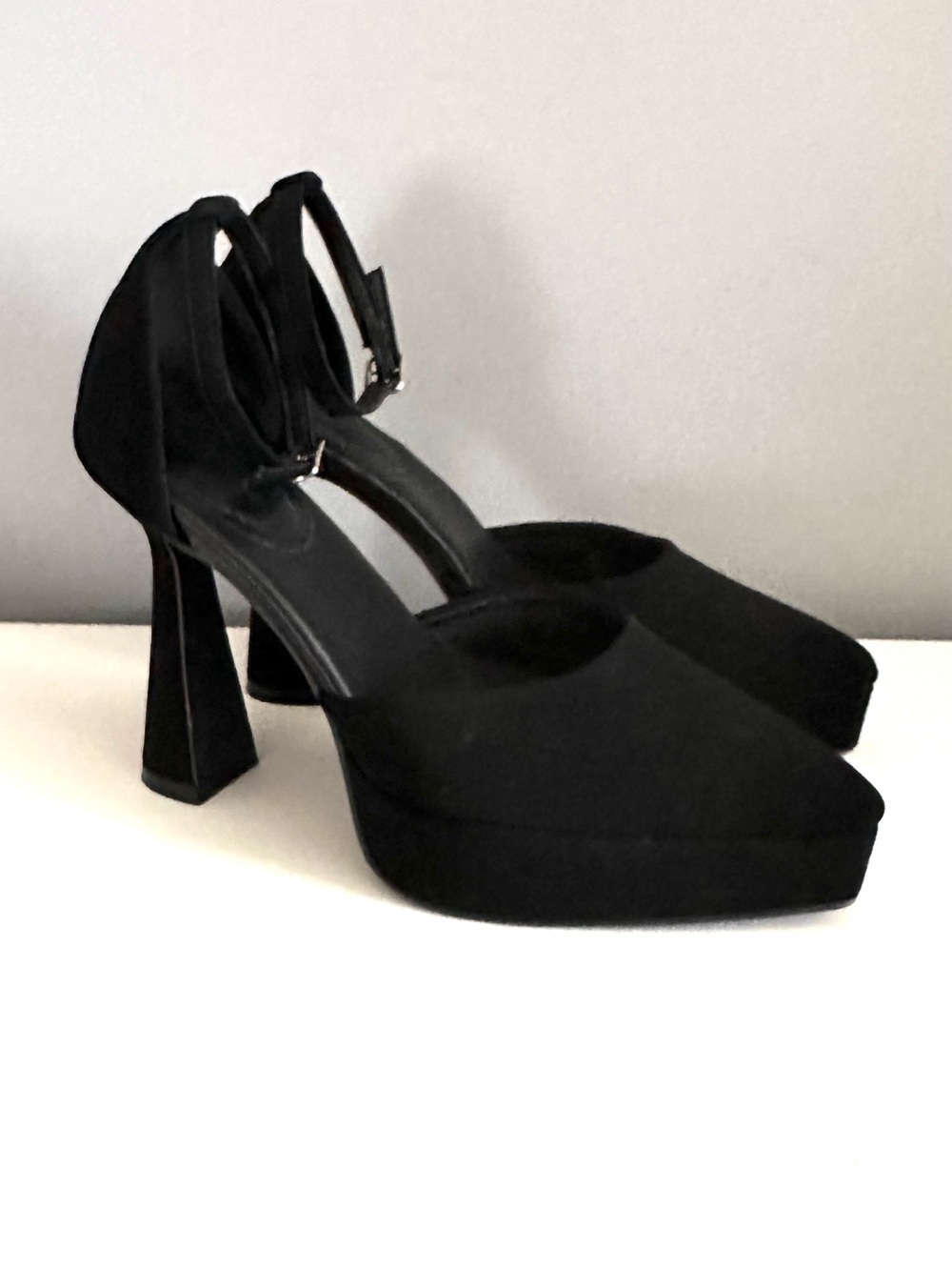Ardene - Black, Suede, Chunky Platform Heels, Ankle Strap, Pointed Toe, Size 7,